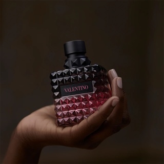 Valentino Born In Roma Donna Intense 50 ml – Trwałe Perfumy Damskie