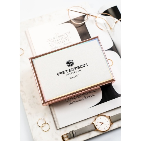 Wielokolorowy portfel damski wykonany ze skóry ekologicznej, ozdobiony kwiatowym wzorem - Peterson